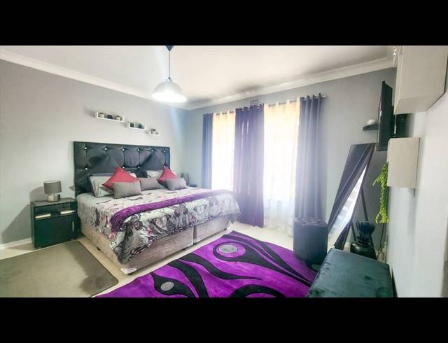 4 BEDROOM FREESTANDING FOR SALE IN BIRCHLEIGH